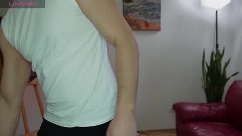 Snapshot of mrgreeneyes01 chatting on March 10, 10:26 am juan luis online show from March 10, 10:26 am