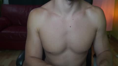 Snapshot of mrgreeneyes01 chatting on September 13, 6:46 am juan luis online show from September 13, 6:46 am