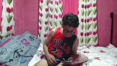 Snapshot of mrheartthief chatting on June 10, 4:50 pm mrheartthief online show from June 10, 4:50 pm