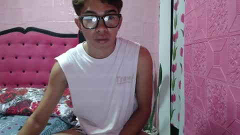 Snapshot of mrheartthief chatting on July 12, 2:08 pm mrheartthief online show from July 12, 2:08 pm