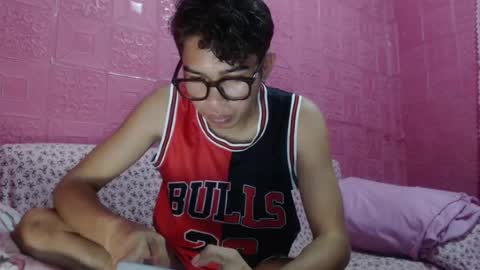 Snapshot of mrheartthief chatting on July 21, 12:29 pm mrheartthief online show from July 21, 12:29 pm