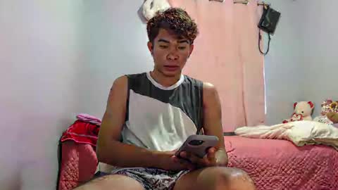 Snapshot of mrheartthief chatting on July 30, 1:37 am mrheartthief online show from July 30, 1:37 am