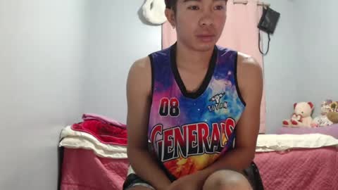Snapshot of mrheartthief chatting on August 1, 9:03 pm mrheartthief online show from August 1, 9:03 pm
