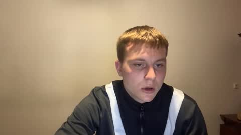 Snapshot of mrheat_ chatting on October 10, 7:35 pm Max online show from October 10, 7:35 pm