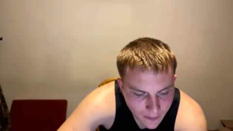 Snapshot of mrheat_ chatting on October 26, 8:15 pm Max online show from October 26, 8:15 pm