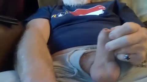 Snapshot of mrhollar chatting on December 8, 12:52 pm mrhollar online show from December 8, 12:52 pm
