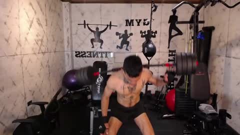 Snapshot of mrjustin_ chatting on October 18, 8:09 pm mrjustin_ online show from October 18, 8:09 pm