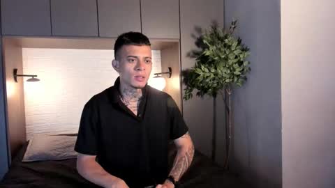 mrjustin_ online show from December 22, 8:50 pm