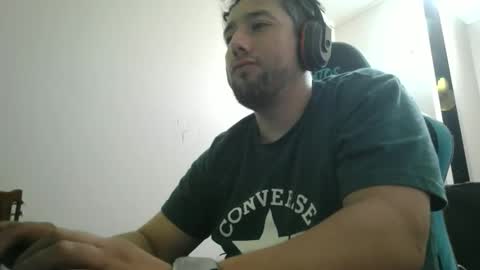 Snapshot of mrlilnice chatting on April 19, 7:29 am mrlilnice online show from April 19, 7:29 am