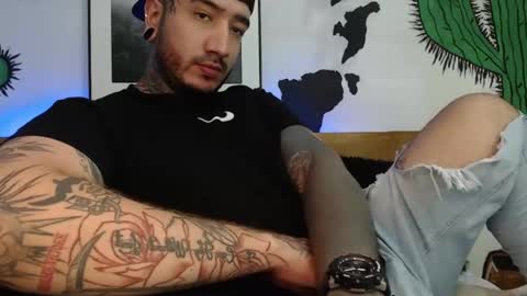 Snapshot of mrmanny__ chatting on December 12, 10:20 pm mrmanny__ online show from December 12, 10:20 pm