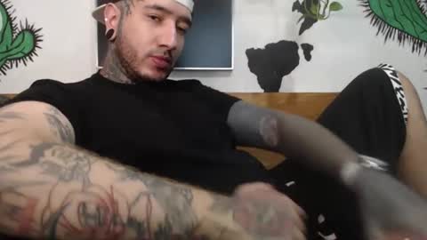 Snapshot of mrmanny__ chatting on January 28, 2:53 am mrmanny__ online show from January 28, 2:53 am