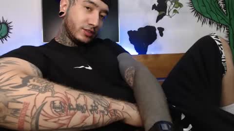 Snapshot of mrmanny__ chatting on February 13, 8:17 am mrmanny__ online show from February 13, 8:17 am