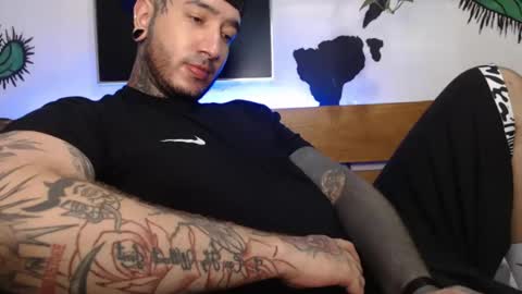 Snapshot of mrmanny__ chatting on February 13, 11:17 am mrmanny__ online show from February 13, 11:17 am