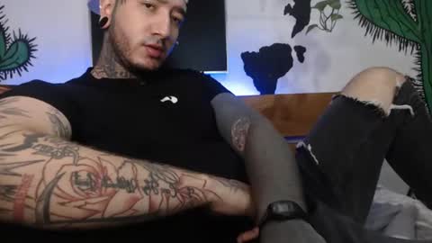 Snapshot of mrmanny__ chatting on February 16, 9:15 am mrmanny__ online show from February 16, 9:15 am