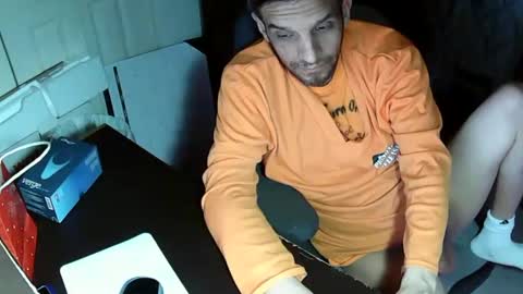 Snapshot of mrmarcxxcam chatting on January 29, 5:09 am MrMarc online show from January 29, 5:09 am