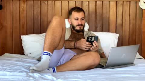 Snapshot of mrmaxiy chatting on July 7, 6:47 am Max online show from July 7, 6:47 am
