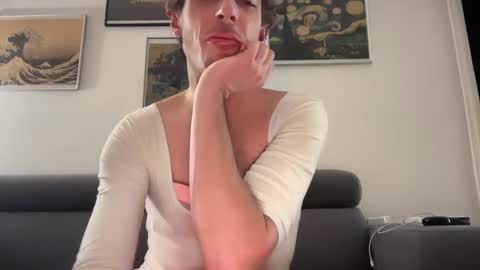 Snapshot of mrmooser42 chatting on December 23, 2:13 am TaleOfLaura online show from December 23, 2:13 am