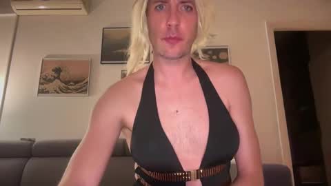 Snapshot of mrmooser42 chatting on January 5, 1:13 am TaleOfLaura online show from January 5, 1:13 am