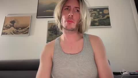 Snapshot of mrmooser42 chatting on January 13, 4:50 am TaleOfLaura online show from January 13, 4:50 am