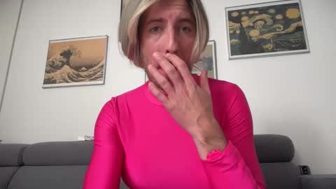 Snapshot of mrmooser42 chatting on October 19, 6:47 am TaleOfLaura online show from October 19, 6:47 am