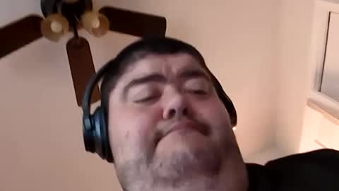 Snapshot of mrorange50187 chatting on October 12, 1:32 pm mrorange50187 online show from October 12, 1:32 pm