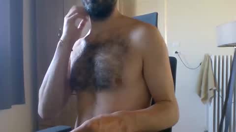 Snapshot of mrralph__90 chatting on May 30, 8:33 am Mrralph online show from May 30, 8:33 am