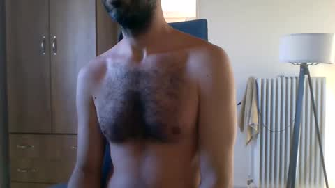 Snapshot of mrralph__90 chatting on June 2, 11:56 am Mrralph online show from June 2, 11:56 am