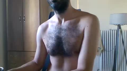 Snapshot of mrralph__90 chatting on June 3, 6:49 am Mrralph online show from June 3, 6:49 am