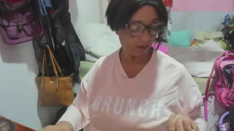 mrs_mommy online show from April 29, 11:33 pm
