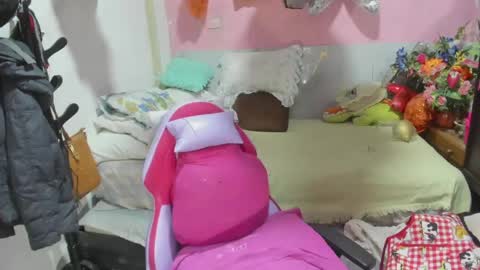 Snapshot of mrs_mommy chatting on May 8, 11:32 pm mrs_mommy online show from May 8, 11:32 pm
