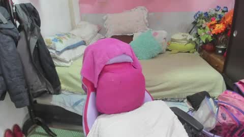 Snapshot of mrs_mommy chatting on May 13, 6:38 pm mrs_mommy online show from May 13, 6:38 pm