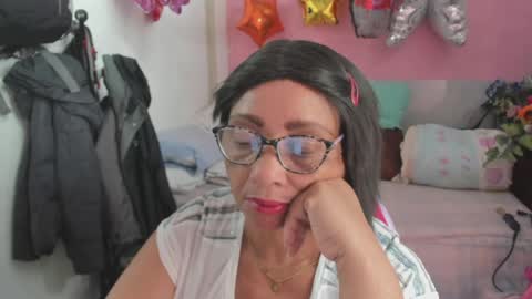 Snapshot of mrs_mommy chatting on May 16, 5:34 pm mrs_mommy online show from May 16, 5:34 pm