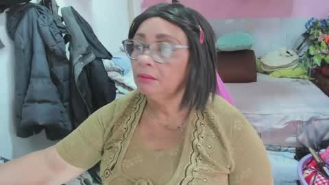 Snapshot of mrs_mommy chatting on May 19, 6:58 pm mrs_mommy online show from May 19, 6:58 pm