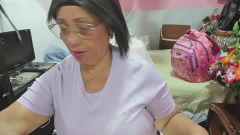 mrs_mommy online show from July 19, 8:45 pm