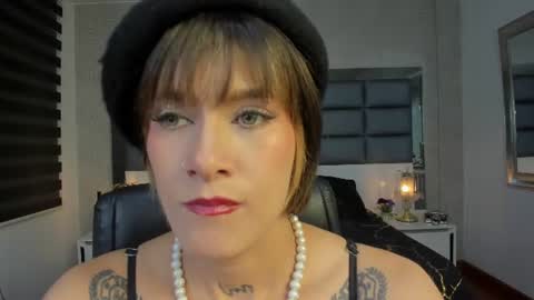 Snapshot of mrs_regina_clk chatting on July 11, 4:26 am Regina online show from July 11, 4:26 am