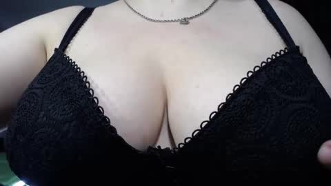 Snapshot of mrs_smith__ chatting on December 24, 6:55 am mrs_smith__ online show from December 24, 6:55 am