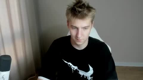 Snapshot of mrsexycum4u chatting on July 28, 5:01 pm Adam online show from July 28, 5:01 pm