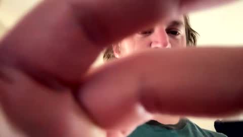 Snapshot of mrsissy812575 chatting on December 21, 1:32 pm mrsissy812575 online show from December 21, 1:32 pm