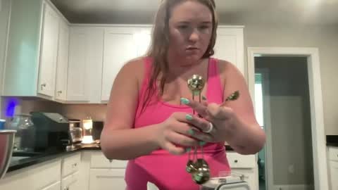 Snapshot of mrstemptation chatting on June 22, 4:59 pm MrsTemptations online show from June 22, 4:59 pm