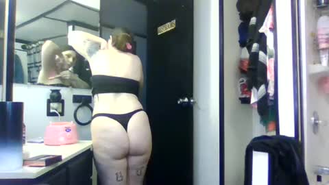 Mrstxoxo4594 online show from September 12, 11:37 pm