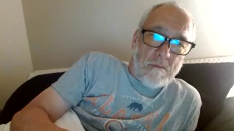 mrtease5 online show from April 22, 4:04 am