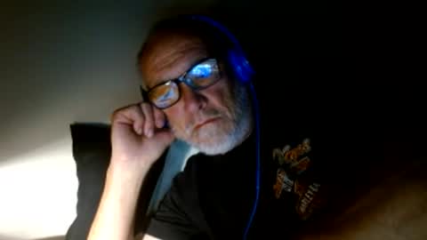 Snapshot of mrtease5 chatting on May 24, 7:24 am mrtease5 online show from May 24, 7:24 am