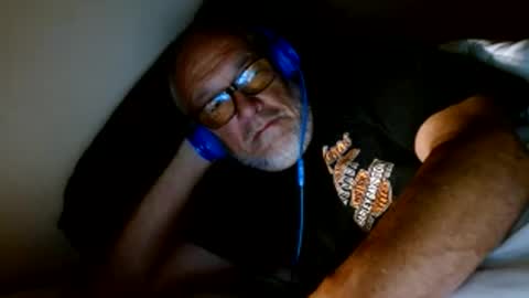 Snapshot of mrtease5 chatting on May 30, 10:01 am mrtease5 online show from May 30, 10:01 am