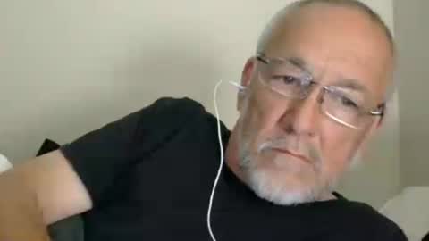 Snapshot of mrtease5 chatting on July 6, 4:09 am mrtease5 online show from July 6, 4:09 am