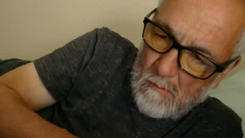 Snapshot of mrtease5 chatting on August 6, 3:41 am mrtease5 online show from August 6, 3:41 am