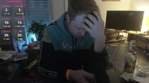 Snapshot of mrzaasch chatting on March 15, 4:57 pm Sascha online show from March 15, 4:57 pm