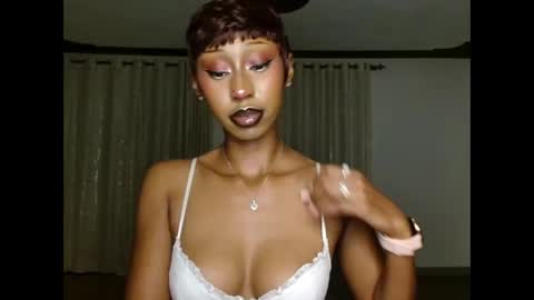 Snapshot of ms_crystal chatting on April 18, 10:32 pm ms_crystal online show from April 18, 10:32 pm
