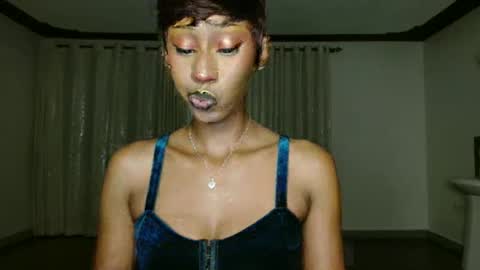 Snapshot of ms_crystal chatting on April 25, 6:27 pm ms_crystal online show from April 25, 6:27 pm