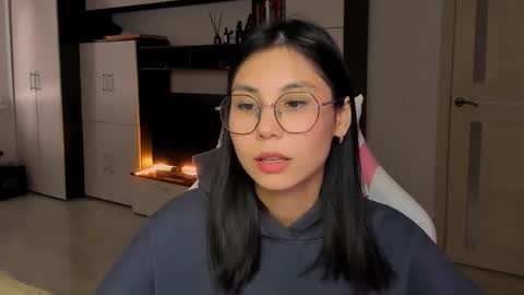 ms_emily_ online show from September 13, 2:17 pm