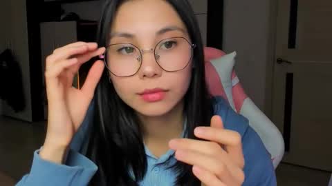 ms_emily_ online show from September 18, 3:58 pm